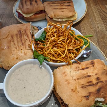 Juniors - Brasseries Near Me - Dublin, D