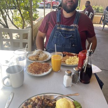 Penfold's Café - California Benedict, pancake comb with biscuits and gravy - Breakfast & Brunch Near Me - Temecula, California Penfold's Café - California Benedict, pancake comb with biscuits and gravy - Breakfast & Brunch Near Me - Temecula, California