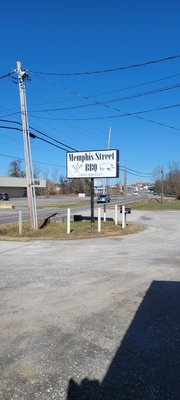 Memphis Street BBQ by null