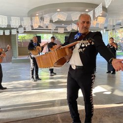 Wine Country Gardens - Mariachi on the dance floor