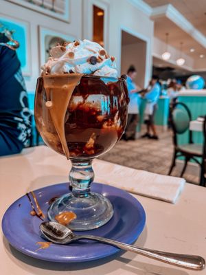 Beaches & Cream Soda Shop by null