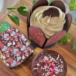 Dark Chocolate Fudge Cake