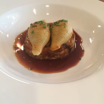 Aux Enfants Gatés - Confit veal and pasta stuffed with mushroom - French Near Me - Paris, 75