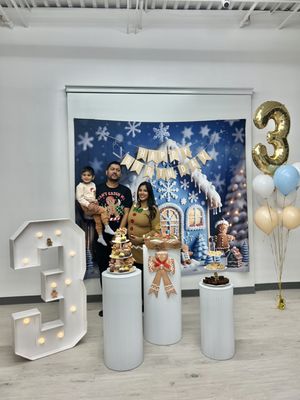 Huckleberry Play by null