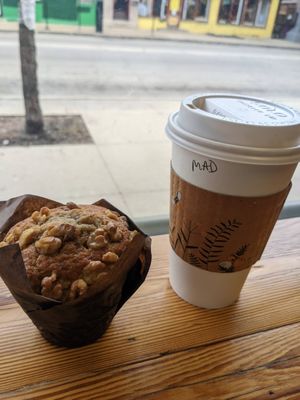 'L' Cafecito Jumping Bean by null