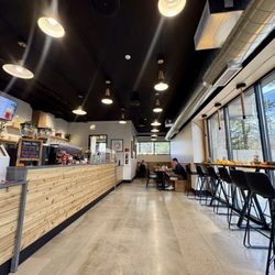 Pull & Press - Overview of the dining room