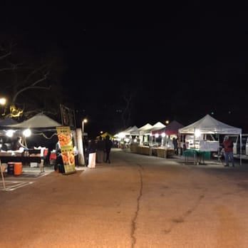 Altadena Farmer's Market - Open late - Farmers Market Near Me - Altadena, California Altadena Farmer's Market - Open late - Farmers Market Near Me - Altadena, California