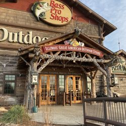 Bass Pro Shops - Store front