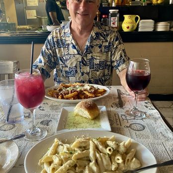 Nonna's Trattoria - Bolognese and Chicken Fettuccine. - Italian Near Me - St Augustine, Florida Nonna's Trattoria - Bolognese and Chicken Fettuccine. - Italian Near Me - St Augustine, Florida