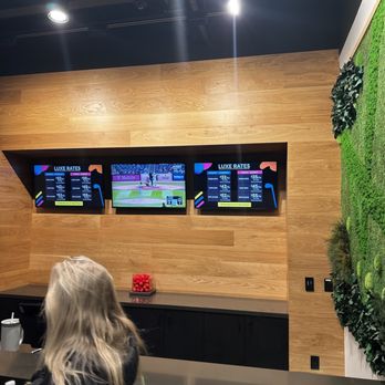 Luxe Golf Bays - Golf Near Me - Franklin, Wisconsin