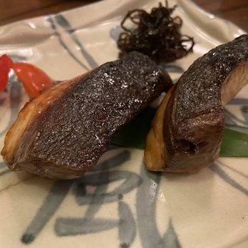 Restaurant SUNTORY - Yellow Tail Teriyaki / Shioyaki - Japanese Near Me - Honolulu, Hawaii