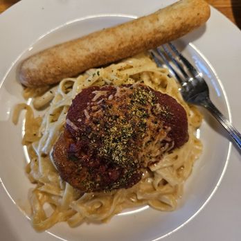 Applebee's Grill + Bar - American Near Me - Lyndhurst, Ohio