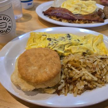 Biscuit House - Bacon and mushrooms omlete and biscuit and hashbrown. - Breakfast & Brunch Near Me - Schertz, Texas