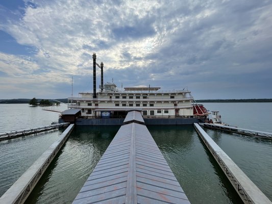 Showboat Branson Belle by null