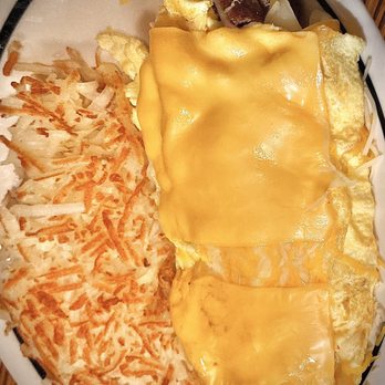 IHOP - CYO Omelette w/ 4 cheeses, sausage links, green peppers & onions, side hash-browns, good. - Breakfast & Brunch Near Me - Chino, California