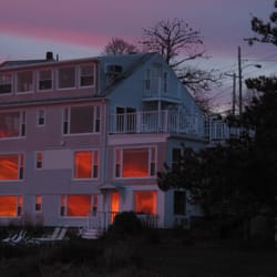 The Quarterdeck Inn By The Sea