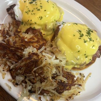 JJ Cafe - Irish Eggs Benedict - Cafes Near Me - Fort Lauderdale, Florida