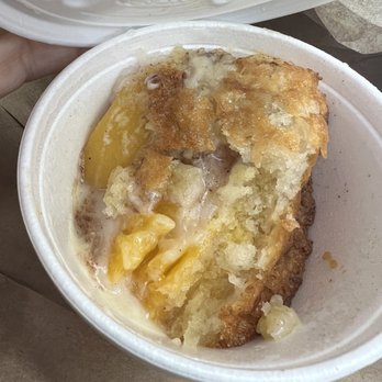 Tipsy Pig BBQ - Peach cobbler - Barbeque Near Me - Lilburn, Georgia