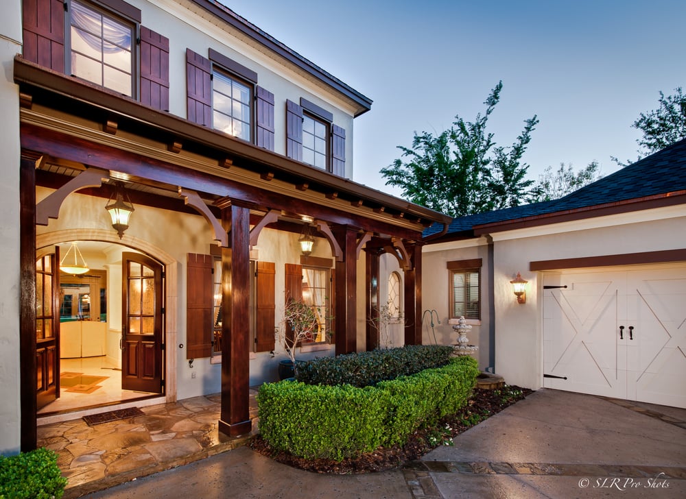 Slide of Universal Roof & Contracting Jacksonville