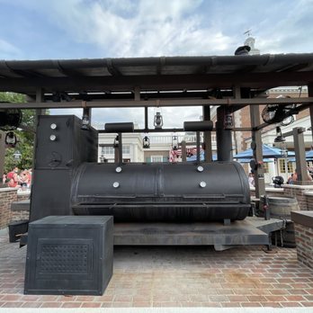 Regal Eagle Smokehouse: Craft Drafts & Barbecue - Barbeque Near Me - Lake Buena Vista, Florida
