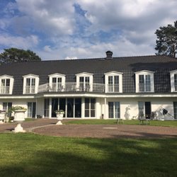 Hotel Palais am See - Das Hotel vom Garten aus