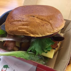 Wendy's - Gouda Cheeseburger