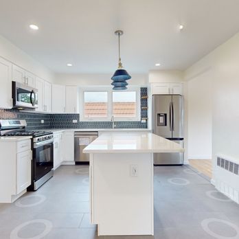 Metro Cabinet & Flooring - (circles on ground from Matterport 3D Walkthrough) - Flooring Near Me - Forest Hills, New York Metro Cabinet & Flooring - (circles on ground from Matterport 3D Walkthrough) - Flooring Near Me - Forest Hills, New York