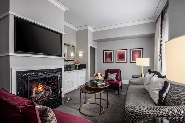 Waldorf Astoria Chicago by null