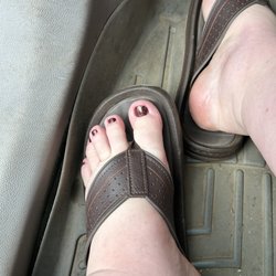 Chi Nails - Got rid of the callus on my heel and on my toe massage my legs and feet so much I walked away pink lol