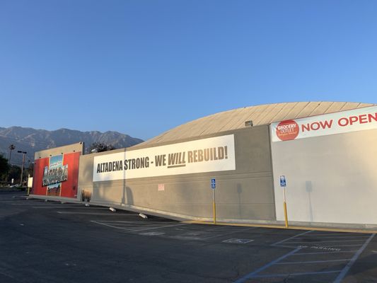 Grocery Outlet by null