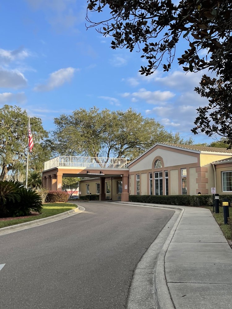 HAWTHORNE VILLAGE OF BRANDON 18 Photos 851 W Lumsden Rd, Brandon