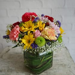 White's Country Floral - Prettiest flower arrangement