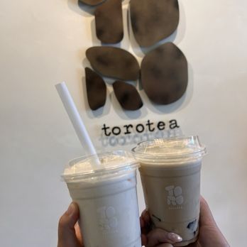 Torotea - Jasmine oolong milk tea with barley jelly (left) Manor milk tea with brown sugar tapioca mochi (right) - Coffee & Tea Near Me - Diamond Bar, California