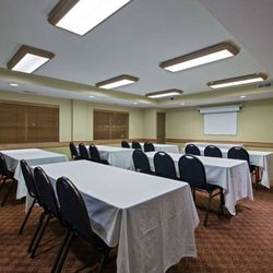 AmericInn by Wyndham Newton - Meeting Room
