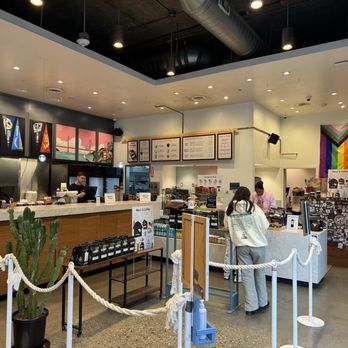 Philz Coffee - customers in a coffee shop - Coffee & Tea Near Me - Los Angeles, California Philz Coffee - customers in a coffee shop - Coffee & Tea Near Me - Los Angeles, California