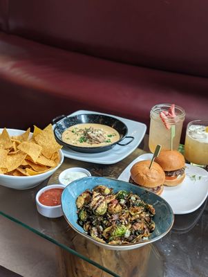 Swine Restaurant, Moonshine & Whiskey Bar by null