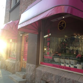 Kampin Kukka - Kukkia ja sidontaa joka päivä klo 9-19! - Florists Near Me - Helsinki, 18 Kampin Kukka - Kukkia ja sidontaa joka päivä klo 9-19! - Florists Near Me - Helsinki, 18
