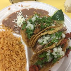 El Mexicano - 3 taco meal with carnitas and al Pastor