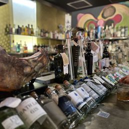 昭和のネオン街で輝いた！ サントリー「ローヤル」700㎖ 2本