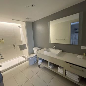 Element Miami Brickell - Hotels Near Me - Miami, Florida Element Miami Brickell - Hotels Near Me - Miami, Florida