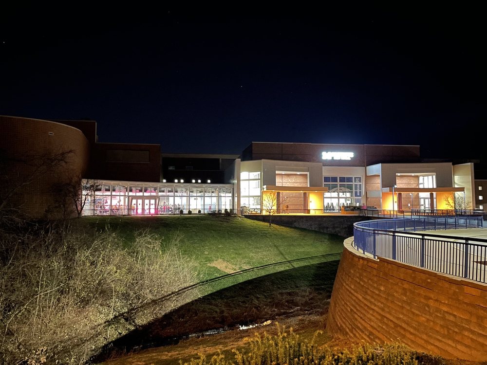 MARQUETTE HIGH SCHOOL Middle Schools & High Schools 2351 Clarkson