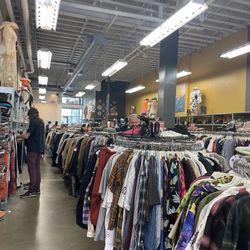Crossroads of the West Gun Show - Women's clothing