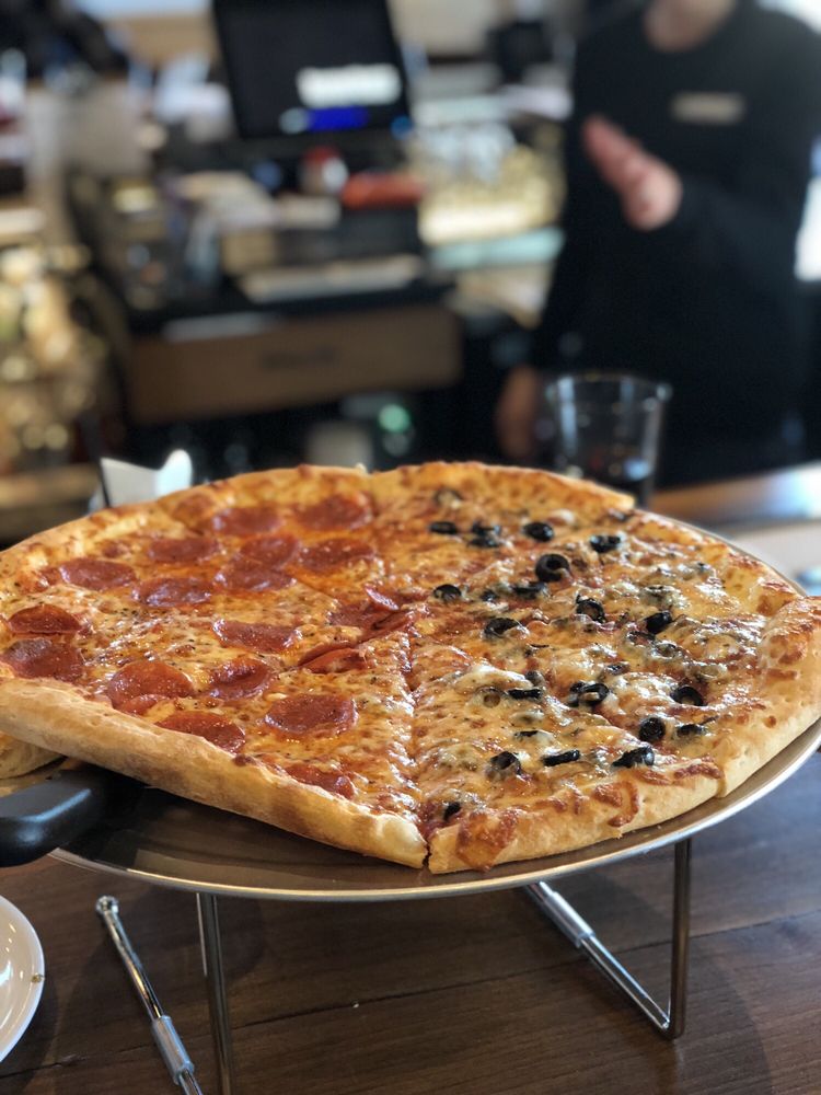 BOOMBOZZ CRAFT PIZZA & TAPHOUSE 131 Photos & 165 Reviews 135 The Lp