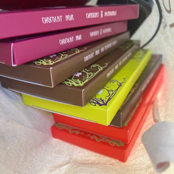 L’Amourette Chocolat - 72% dark chocolate - Chocolatiers & Shops Near Me - San Francisco, California