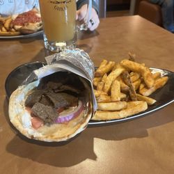Teddy G's - Gyro platter