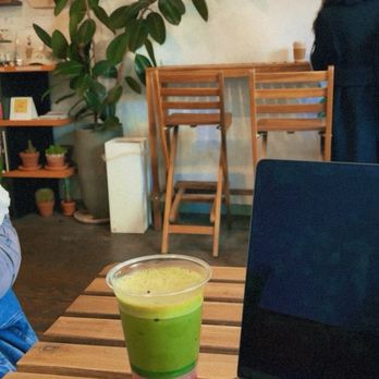 Kijitora EAST - Iced Strawberry Matcha - Coffee & Tea Near Me - Brooklyn, New York