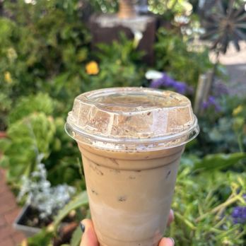 Luna Coffee Bar - Cinnamon vanilla latte - Coffee & Tea Near Me - Cayucos, California