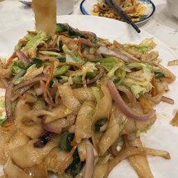 Chow mien with knife cut noodles Chow mien with knife cut noodles