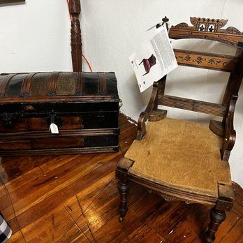 Catawba River Antique Mall - Antiques Near Me - Belmont, North Carolina