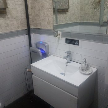 Supremacy Grill and Lounge - Those of you who know me know I'm a fanatic about a clean bathroom and yes it was clean - Hookah Bars Near Me - Brooklyn, New York